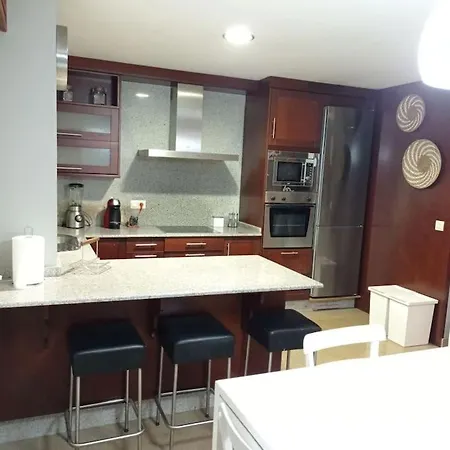 Luminoso Y Acogedor Apartamento Naron (A Coruna)